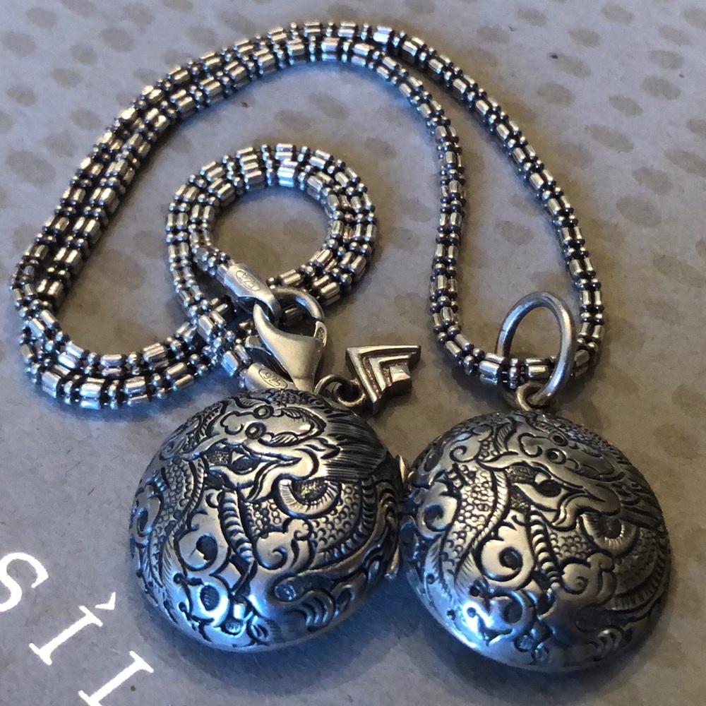 Vintage Silpada Etched Sterling Dragon Locket Necklace - Picture 4 of 16